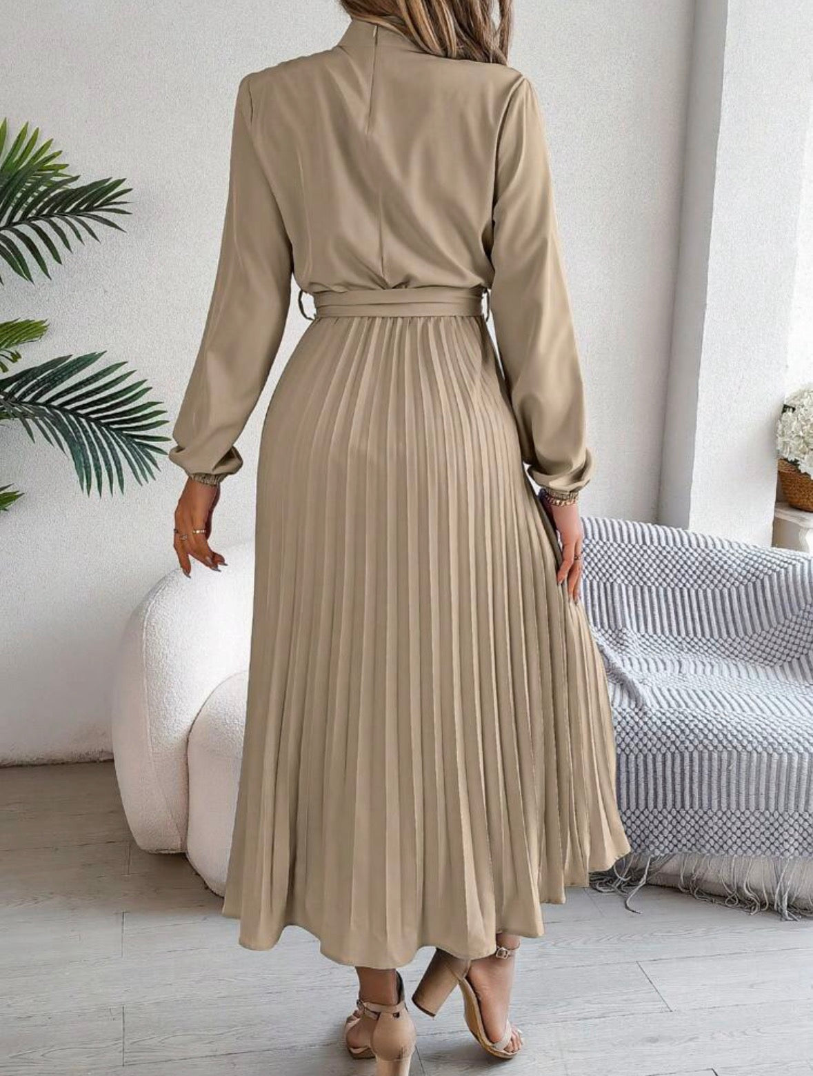 Mystique & Co™ Elegant Pleat Midi Dress