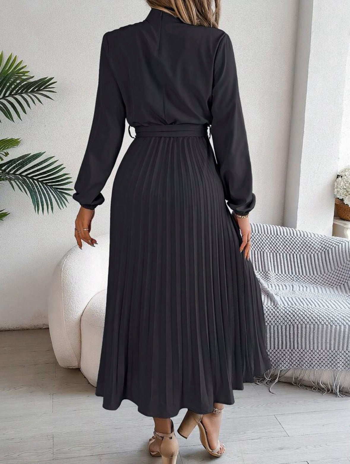 Mystique & Co™ Elegant Pleat Midi Dress